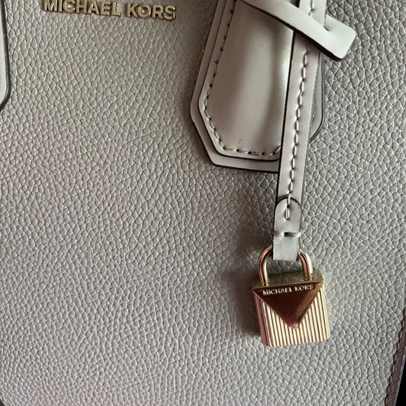 Micheal kors bag - Picture 6 of 14